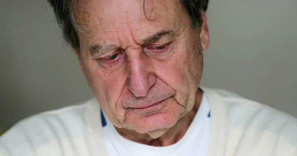 Rynkig Trött Äldre Man Deprimerad Äldre Person — Stockfoto