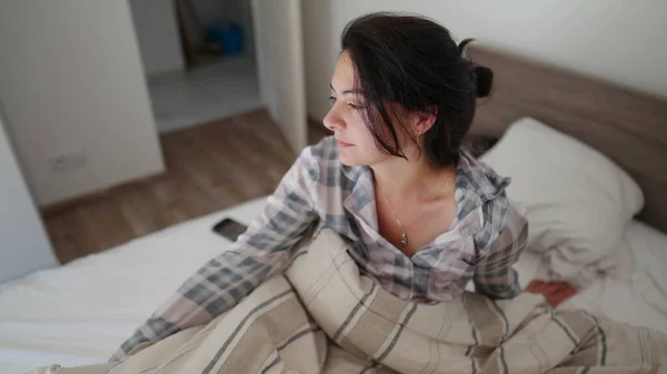 Donna Che Sveglia Mattina Madre Sveglia Iniziando Routine Del Giorno — Foto Stock