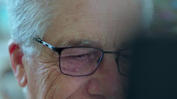 Close Elderly Man Face Staring Computer Screen Camera Older Person — Stock Video