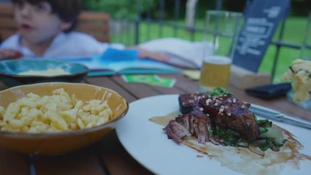 Carne Saporita Ristorante Esperienza Culinaria Con Cibo Sul Piatto — Video Stock