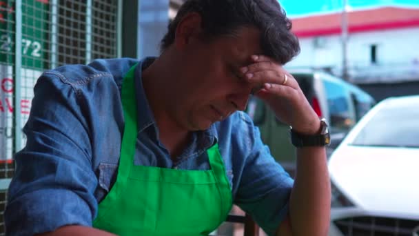 Desperate Manager Small Business Struggling Economic Downturn Owner Restaurant Despair — Stock Video