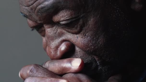 One Pensive Senior Black Man Close Face Reflecting Life Old — Stock Video