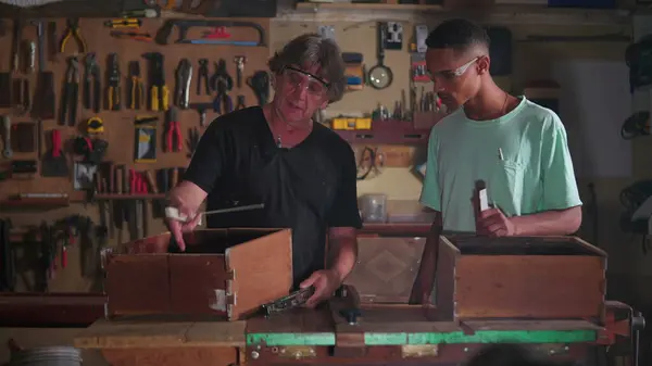Carpentry Workshop Master Carpenter Apprentice Measuring Wood Ruler Engaged Furniture — Stock Photo, Image