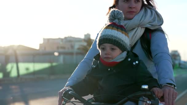 Mother Year Old Child Bicycle Cold Winter Day Kid Parent — Stock Video