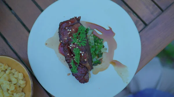 Elegant Tallrik Presentation Smaklig Kött Lyxig Middag Pot Exklusiva Restaurangtallrik — Stockfoto