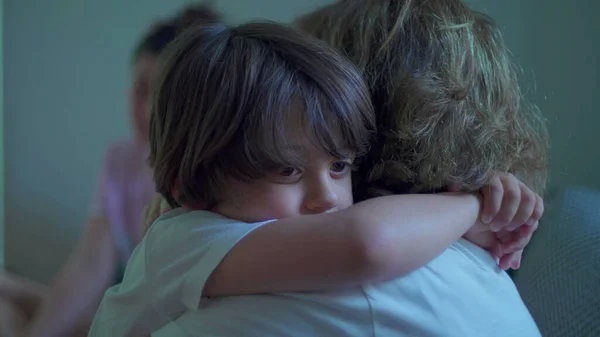 Nieto Abrazando Abuela Mostrando Amor Afecto Pequeño Niño Abrazando Miembro —  Fotos de Stock