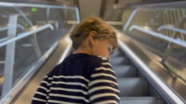 Back Child Standing Moving Escalator Going — Wideo stockowe