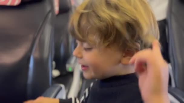 Back Child Walking Plane Aisle Boarding Plane One Small Boy — 비디오
