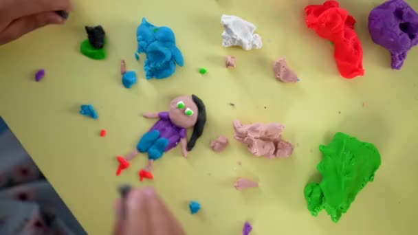 Творческая Скульптура Детская Палочка Сделанная Моделирования Глины — стоковое видео