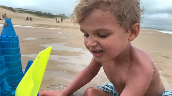 Cute Dziecko Maluch Gra Plaży — Zdjęcie stockowe