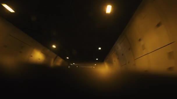 Viaje Alta Velocidad Conduciendo Través Del Túnel Iluminado — Vídeo de stock