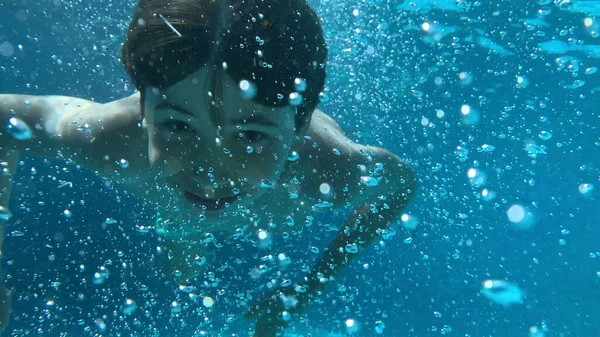 Happy Child Going Underwater Swimming Pool Sunny Day — Stock Photo, Image