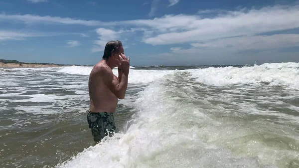 Older Senior Man Bathing Beach Water — Φωτογραφία Αρχείου