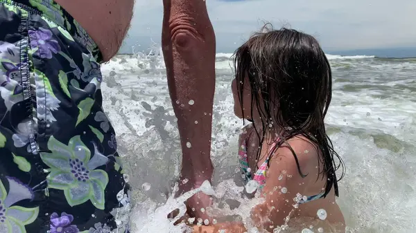 Parent Holding Daughter Child Beach Playing Waves — Stock Photo, Image