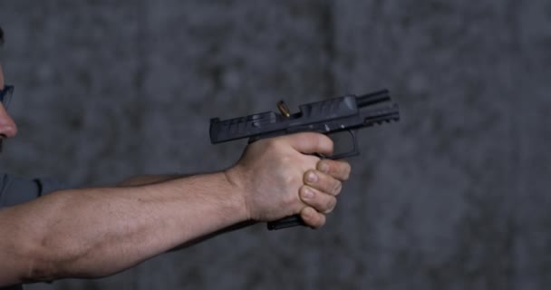 Pistola Primer Plano Stoeger Str Striker Disparo Disparo Único Rango — Vídeos de Stock
