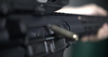 Saldırı Tüfeği Atışı 800fps Süper Yavaş Çekim, Mermi Uçuş ve Odasının Detaylı Kapanışı