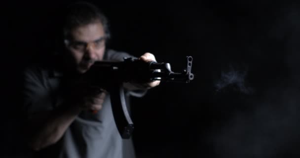Tiro Rallentatore Alta Velocità 800Fps Con Kalashnikov Azione Dettagliata Mira — Video Stock
