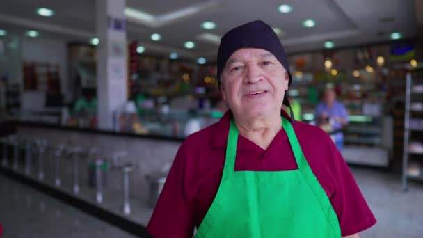 Employee Traditional Brazilian Cafeteria Restaurant Business Portrait Face Close Senior — Stock Video