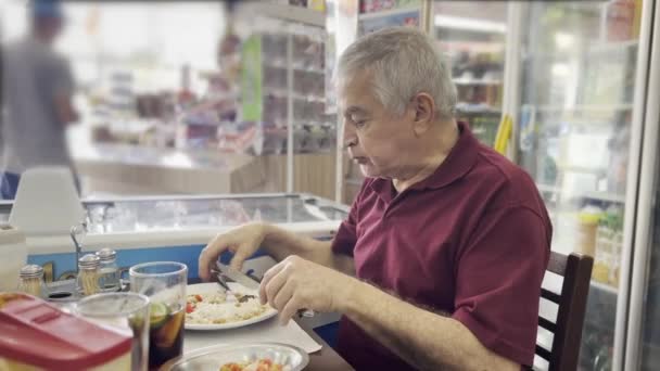 Miejska Scena Jadalna Starszy Mężczyzna Lubi Tradycyjny Lunch Paulo Bakery — Wideo stockowe
