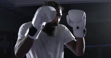 Dramatik Yavaş Sinema Bakış: Dövüşçüler Ring 'de Karşılaşıyor