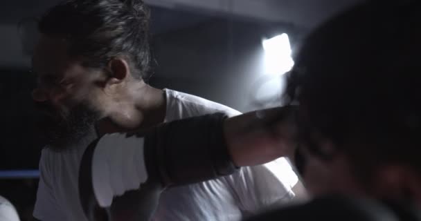 High Speed 800 Fps Capture Boxer Face Impact Från Punch — Stockvideo