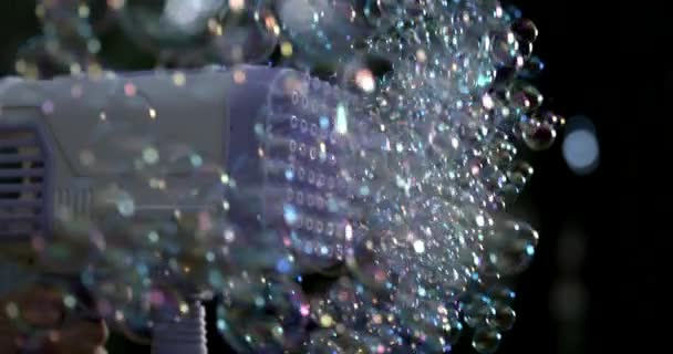 Oyuncak Tabanca Binlerce Sabun Köpüğünü Süper Yavaş Çekimde Üflüyor Yüksek — Stok video