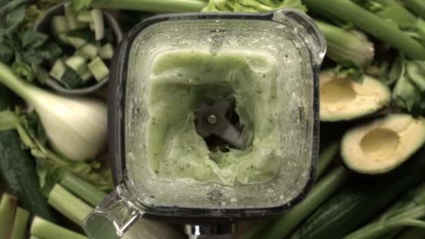 Das Mischen Von Grünem Smoothie Mixer Aufgenommen Zeitlupe Bei Hohen — Stockvideo