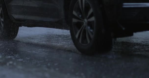 ยางรถยนต กระเด าในว ฝนตก 800 Fps ฉากซ เปอร าเคล อนไหวทางเท — วีดีโอสต็อก