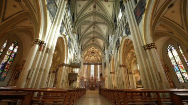 Fribourg, İsviçre Takribi Mart 2022 - Aziz Nicholas Katedrali, geleneksel Dini Katolik Tapınağı