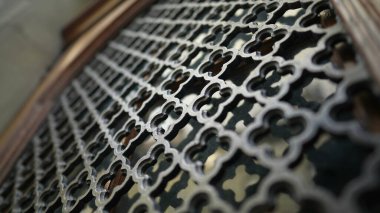 Tarihsel Kuvvet - Geleneksel Metal Tasarımları Pencereleri Avrupa Yapısında Korumak, zarif desenler