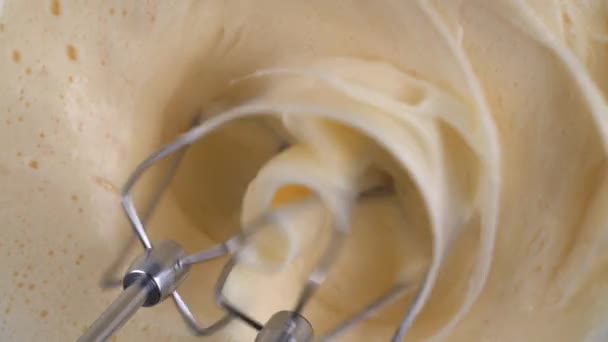 Hareketli Pişirme Sanatı Süper Yavaş Hareket Dönen Omlet Şablonu Nun — Stok video