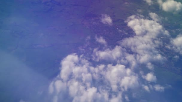 Путешествуя Воздушных Облаках Небе Видно Сверху Пассажира Полета — стоковое видео