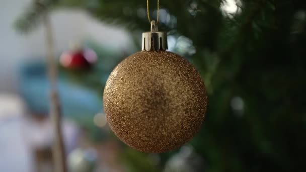 Julekule Dekorasjon Hengende Treet Fanget Med Makroobjektiv Desember Festligheter Feire – stockvideo