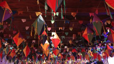 Geleneksel Junina Güney Amerika partisi için şenlikler ve renkli dekorasyonlar