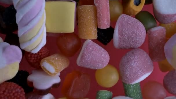 Sortiment Vielzahl Von Bonbons Fallen Super Zeitlupe Bei 800 Fps — Stockvideo