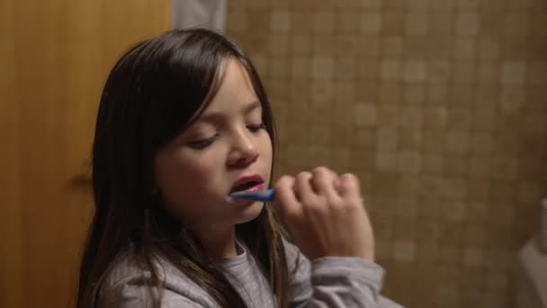 One Little Girl Brushing Teeth Night Time Routine Child Engaged — Stock Video