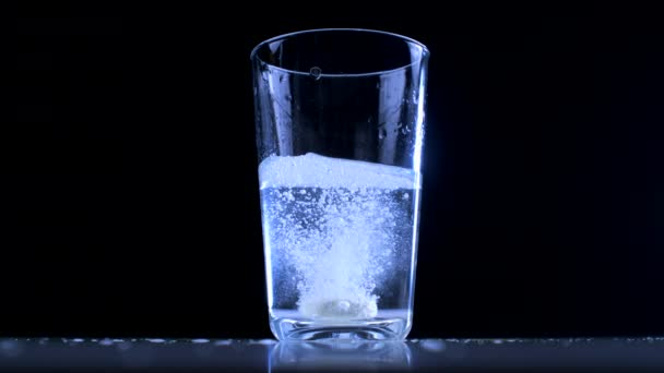 Bubbling Efervescente Vitamina Tablet Copo Vidro Água Conceito Aumento Saúde — Vídeo de Stock