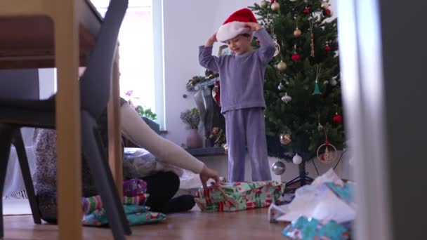 Autentiske Barndom Juleminder Med Familie Virkelige Liv Julefest Med Børn – Stock-video
