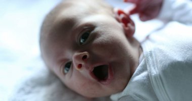 Newborn baby yawning first week of life
