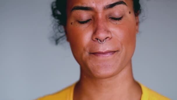 Triste Jeune Femme Contemplative Aux Prises Avec Dépression Chagrin Face — Video