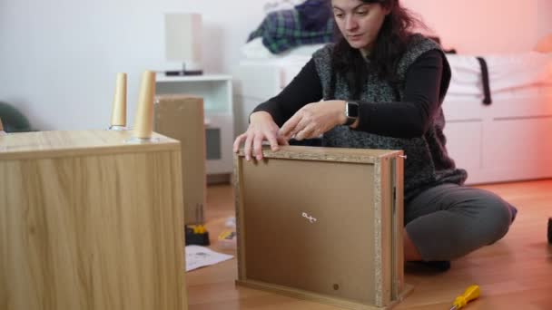 Woman Assembling Furniture Person Moving New Home Assembly Diy Improvement — Stock Video