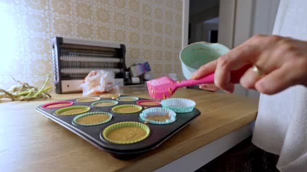 Utilisation Efficace Pâte Par Femme Pour Terminer Recette Gâteau Sans — Video