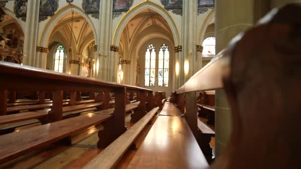 Cathédrale Catholique Traditionnelle Europe Belle Architecture Ancienne Avec Des Arcs — Video