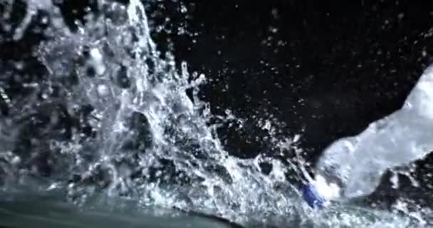 Plast Vattenflaska Skakning 800Fps Kula Skytte Fångas Super Slow Motion — Stockvideo