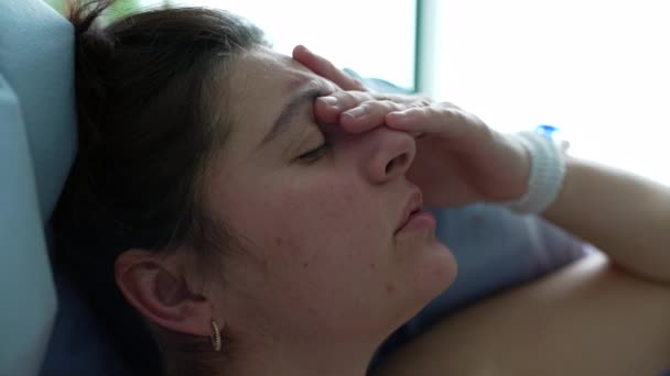Cara Cerca Mujer Embarazada Que Experimenta Dolor Durante Las Contracciones — Vídeos de Stock
