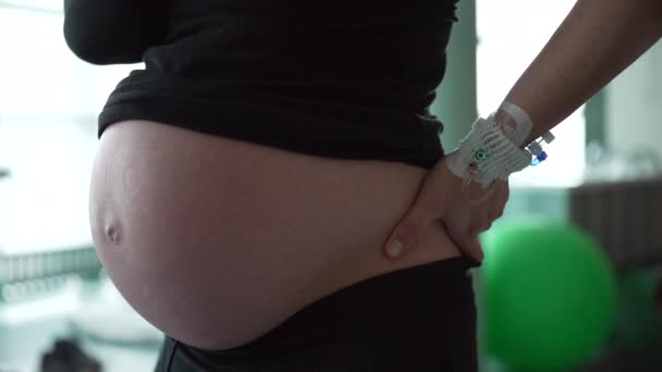Primer Plano Del Vientre Embarazada Durante Noveno Mes Gestación Antes — Vídeo de stock