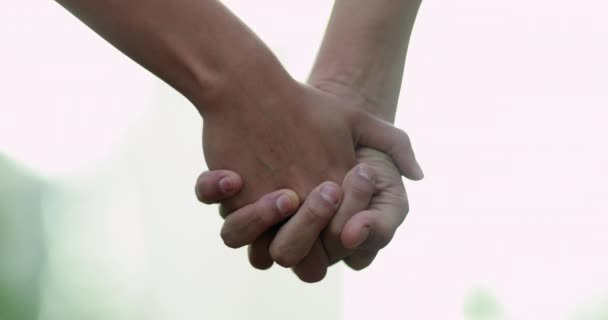 Zbliżenie Dwóch Osób Rozłączających Ręce — Wideo stockowe