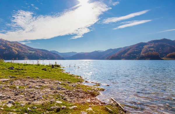 Panorama Lac Salto Dessous Avec Herbe Premier Plan Ciel Clair — Photo
