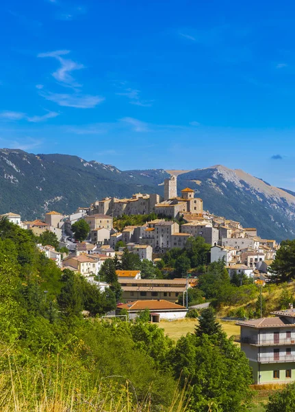 Panorama Ciudad Castel Del Monte Provincia Aquila Situado Gran Sasso Fotos De Stock