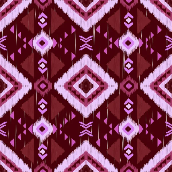 抽象的な幾何学的なイカットの生地のデザインピンクと赤のトーン テキスタイル バッグ 枕ケース カーペット 刺繍スタイルのための民族シームレスなパターンデザイン — ストックベクタ